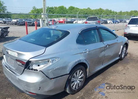 2020 Toyota Camry Le Hybrid z USA, uszkodzony, nr VIN 4T1C31AK6LU523123